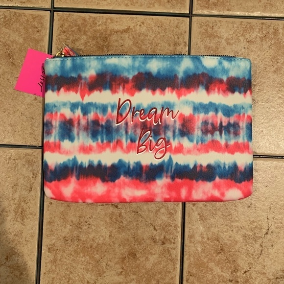 Betsey Johnson Tie Dyed "Dream Big" Wristlet NWT - Picture 2 of 7